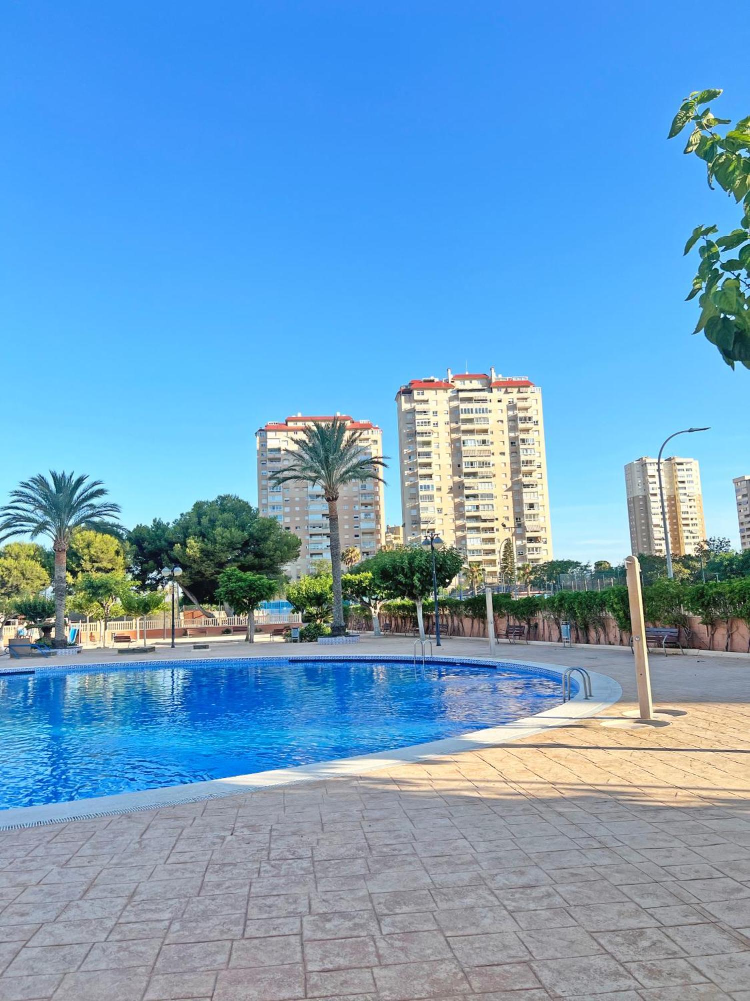 Coqueto Con Piscina, Nuevo A 50M Del Mar, Parking Gratis Apartment El Campello Luaran gambar