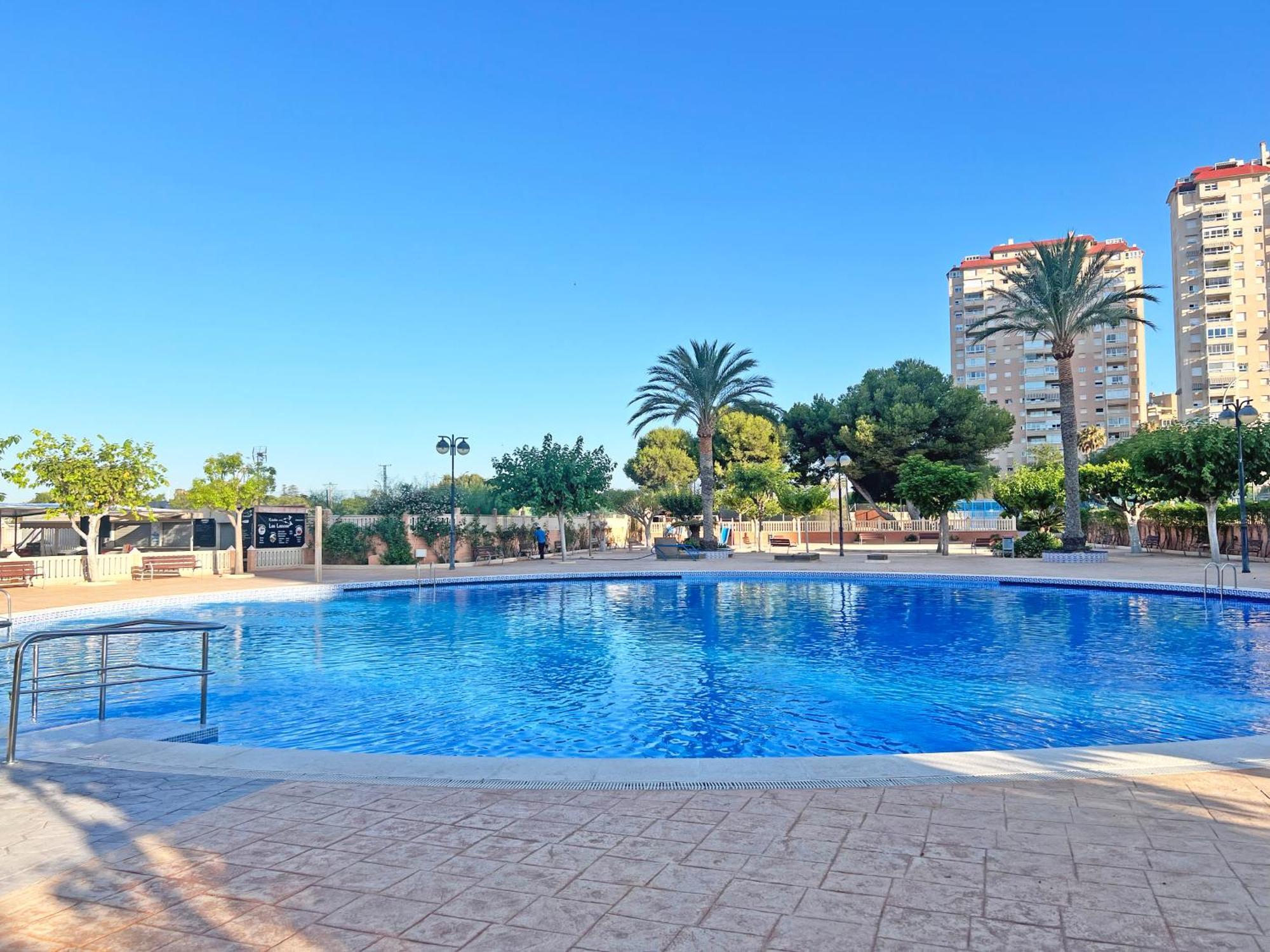 Coqueto Con Piscina, Nuevo A 50M Del Mar, Parking Gratis Apartment El Campello Luaran gambar