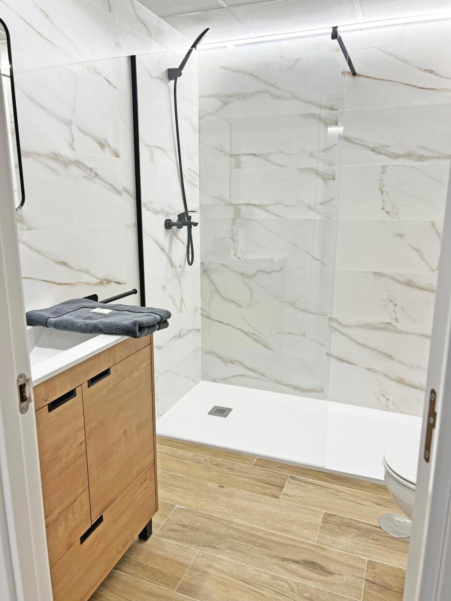Coqueto Con Piscina, Nuevo A 50M Del Mar, Parking Gratis Apartment El Campello Luaran gambar